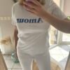 T-shirt "AMOUR" t-shirt blanc avec broderie AMOUR de couleur bleu sur le devant du t-shirt